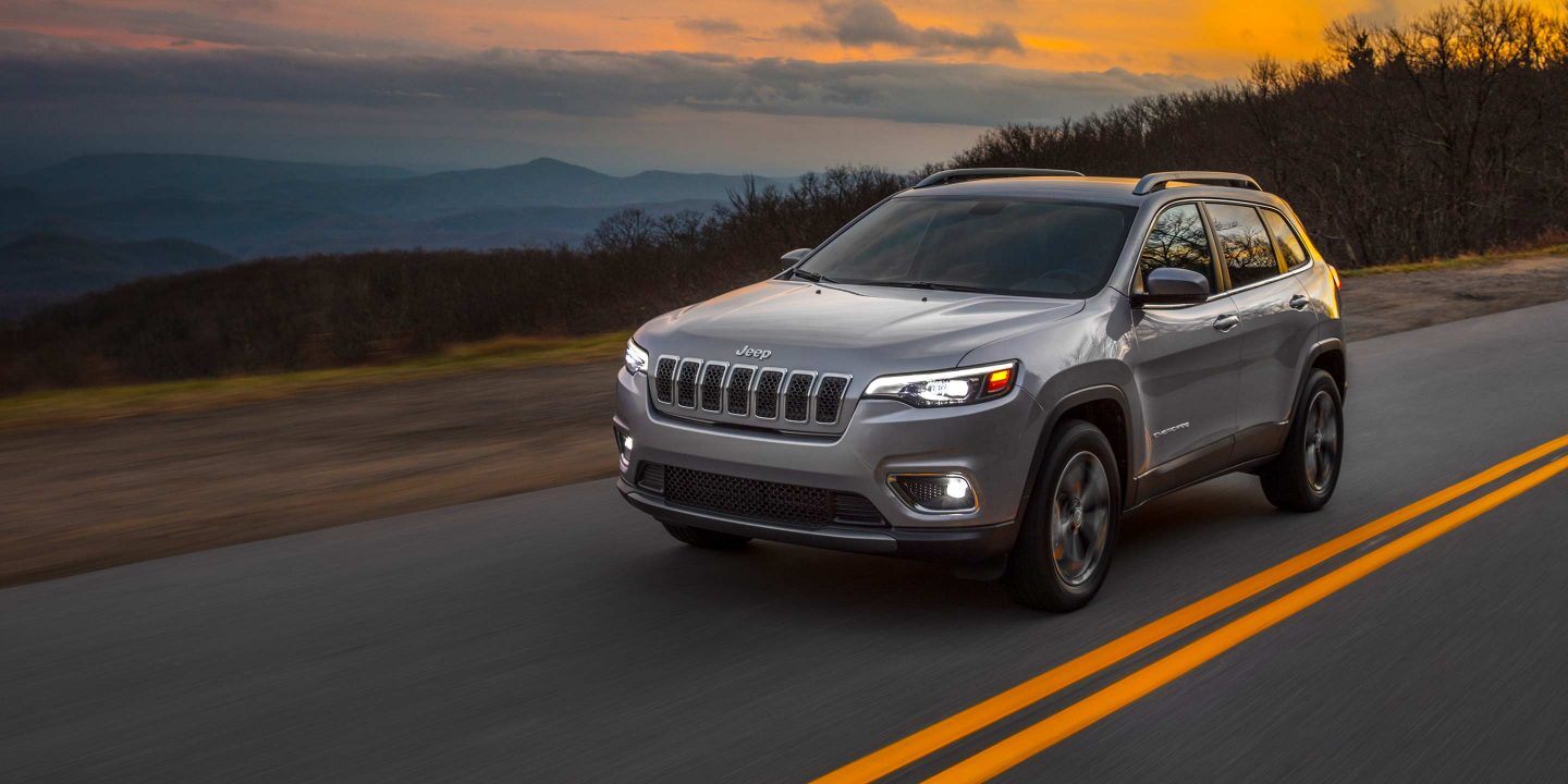 2019 Jeep Cherokee Front Exterior Silver Picture